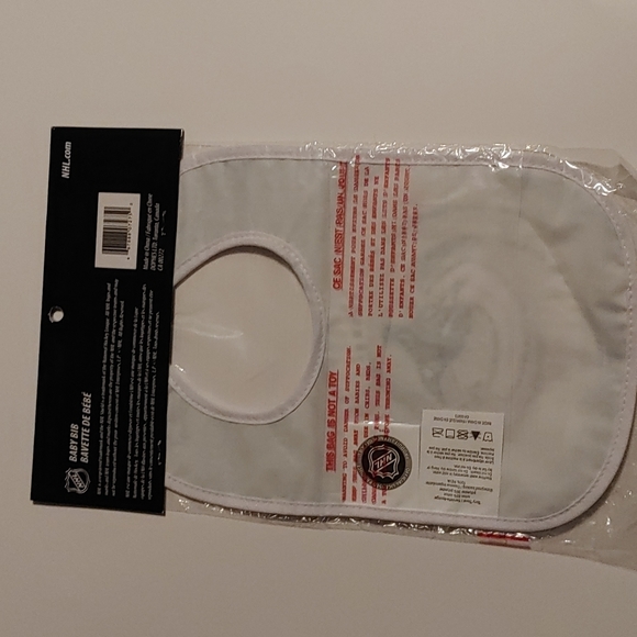 3/$25 VANCOUVER Canucks NHL hockey baby bib NIP - Picture 5 of 8